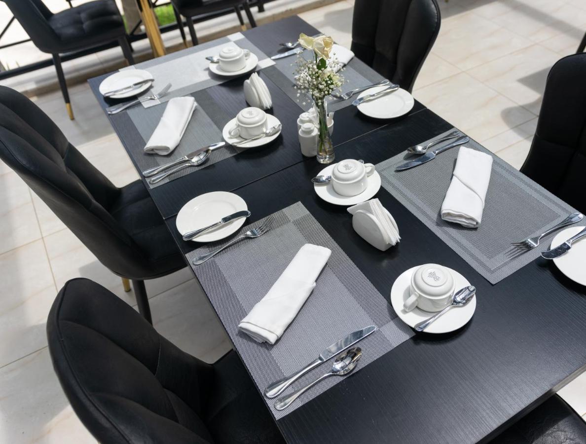 CySuites Apartment Hotel Nairobi Buitenkant foto